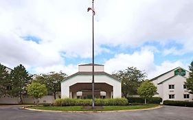 La Quinta By Wyndham Overland Park Hotel Exterior photo