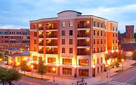 Hampton Inn & Suites Saratoga Springs Downtown Exterior photo