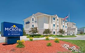 Microtel Inn & Suites By Wyndham Bluffs Council Bluffs Exterior photo