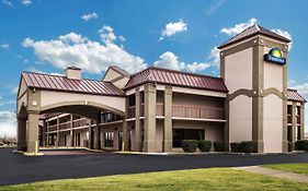 Days Inn By Wyndham Oak Grove/Ft. Campbell Exterior photo