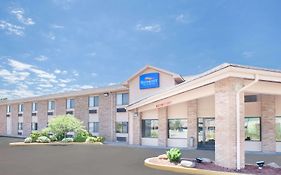 Baymont By Wyndham Port Huron Hotel Exterior photo