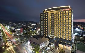 Ramada By Wyndham Jeonju Hotel Exterior photo