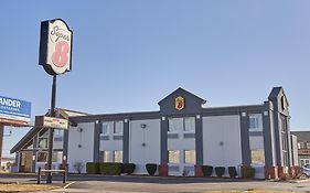 Super 8 By Wyndham Wichita Airport West Kellogg Motel Exterior photo