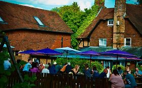 The Dolphin Inn Winchester Exterior photo