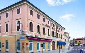 Albergo Leon D'Oro Maniago Exterior photo