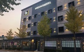 Brooks Hotel Tongyeong Exterior photo