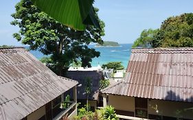 Kata Beachwalk Hotel And Bungalows Exterior photo