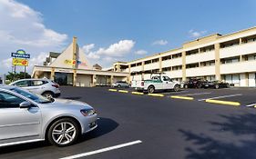 Super 8 By Wyndham Westend Alexandria,Va Washington Dc Area Hotel Exterior photo