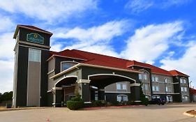 La Quinta By Wyndham Glen Rose Hotel Exterior photo