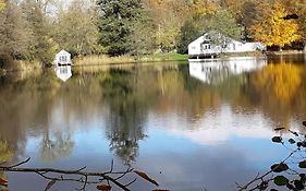 La Cabane Sur L'Eau Cul-des-Sarts Exterior photo