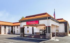 Ramada By Wyndham Hendersonville Exterior photo