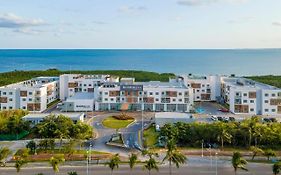 Residence Inn By Marriott Cancun Hotel Zone Exterior photo