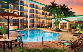 Courtyard By Marriott Fort Lauderdale East / Lauderdale-By-The-Sea Hotel Exterior photo