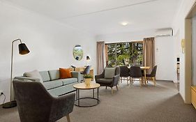 Oxley Court Serviced Apartments Canberra Exterior photo