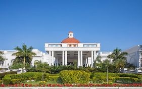 Taj Mahal Lucknow Hotel Exterior photo