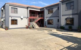 Sekaka Fully Furnished Apartments Gaborone Exterior photo