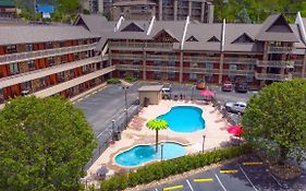 Crossroads Inn & Suites Gatlinburg Exterior photo