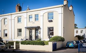 Crossways Guest House Cheltenham Exterior photo