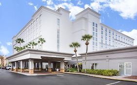 Holiday Inn & Suites Across From Universal Orlando, An Ihg Hotel Exterior photo