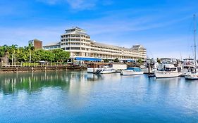 Shangri-La The Marina, Cairns Hotel Exterior photo