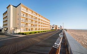 Howard Johnson By Wyndham Ocean City Oceanfront Hotel Exterior photo