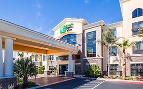 Holiday Inn Express & Suites Eureka, An Ihg Hotel Exterior photo