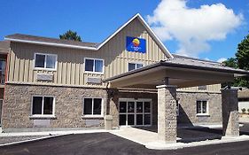 Comfort Inn & Suites Thousand Islands Harbour District Gananoque Exterior photo