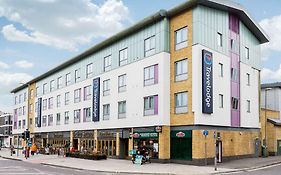 Travelodge Farnborough Central Exterior photo