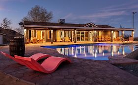 Wind Hill Hotel Yucca Valley Exterior photo