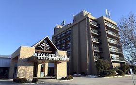 Divya Sutra Plaza And Conference Centre, Vernon, Bc Hotel Exterior photo