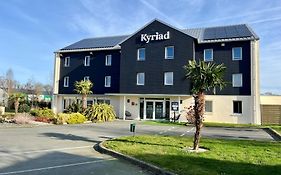 Kyriad Dol-De-Bretagne Hotel Exterior photo