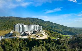 Hyatt Regency Dehradun Resort And Spa Exterior photo