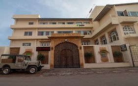 Treebo Megh Niwas, 2 Km From Umaid Bhawan Palace Hotel Jodhpur  Exterior photo