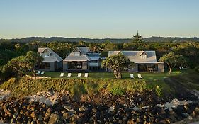 Bluewater On The Beach Hotel Byron Bay Exterior photo