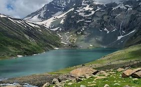 Srinagar Hotels And Houseboats Exterior photo