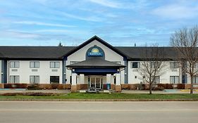 Days Inn By Wyndham Whitecourt Exterior photo