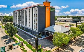 Wyndham Garden Wichita Downtown Hotel Exterior photo