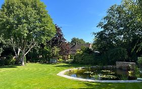 Asperion Hillside Hotel Guildford Exterior photo