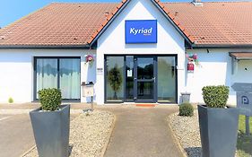 Hotel Restaurant Kyriad De Peronne Exterior photo