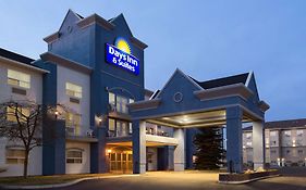 Days Inn & Suites By Wyndham Brooks Exterior photo