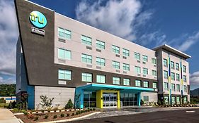 Tru By Hilton Roanoke Hollins Hotel Exterior photo