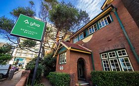 Yha Newcastle Beach Hostel Exterior photo