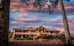 Robyn'S Nest Lakeside Resort Merimbula Exterior photo