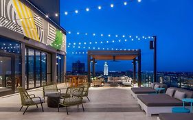 Hilton Garden Inn Austin University Capitol District Exterior photo