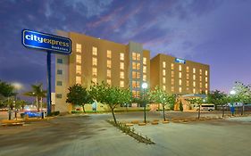 City Express By Marriott Irapuato Norte Hotel Exterior photo