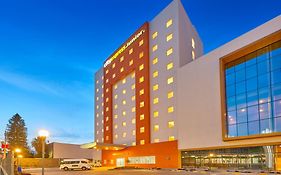 City Express Junior By Marriott Leon Centro De Convenciones Hotel Exterior photo