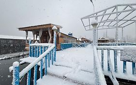 Houseboat Wild Rose Hotel Srinagar  Exterior photo