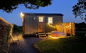 Sheelin Huts Blue, Hot-Tub Available From 1St April Until 1St November Villa Cavan Exterior photo