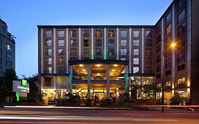 Holiday Inn Vancouver Downtown & Suites, An Ihg Hotel Exterior photo