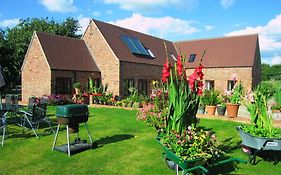 Church Farm Barns Hotel Stratford-upon-Avon Exterior photo